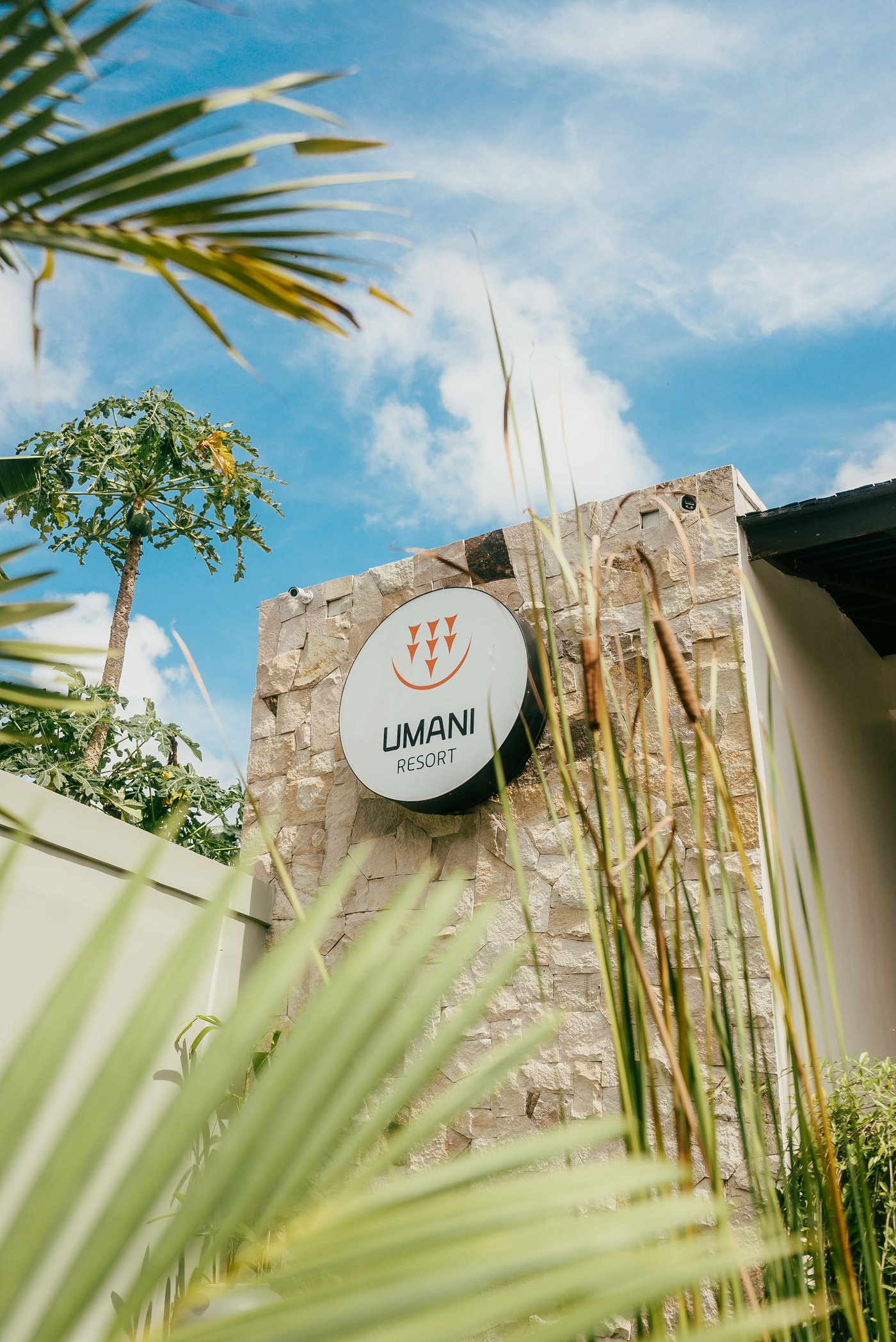 Umani Resort signage